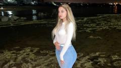 Sweet Dame's hot Picture